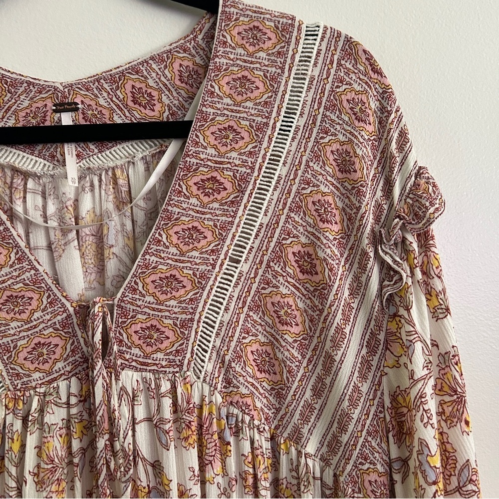 Free People Bohemian Floral Print Women's Oversized Tunic Top with Pockets - Picture 9 of 12